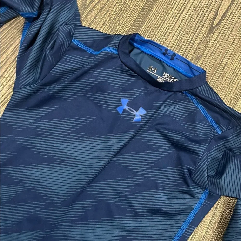 Under Armour details crew